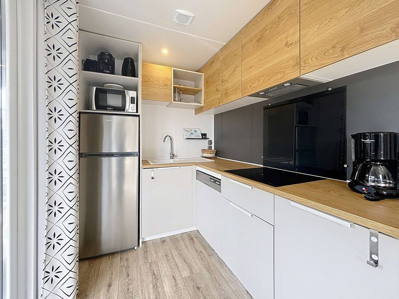 Cozy Mobile Home, 4p, 200m to Beach, Pool, Fitness, Parking in Jullouville, Côte de la Déroute