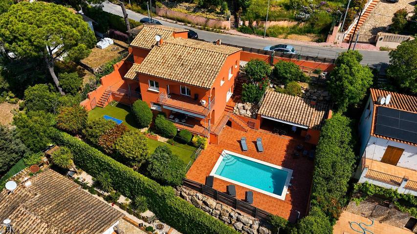 Chalet para 8 personas, con jardín y piscina, Se admiten mascotas en Provincia de Gerona - 2