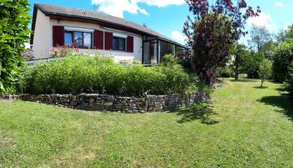 Gîte pour 6 personnes, avec jardin dans Baverans