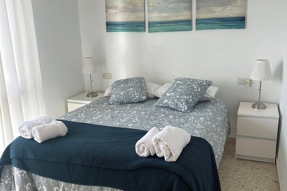 Entire apartment, Nice apartment, in front of the beach. in Fuengirola, Costa del Sol