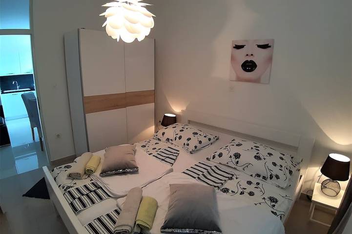 Ganze Wohnung, Apt. Medulin, 200 m vom Meer, 600m vom Sandstrand entfernt in Medulin Stadt, Medulin