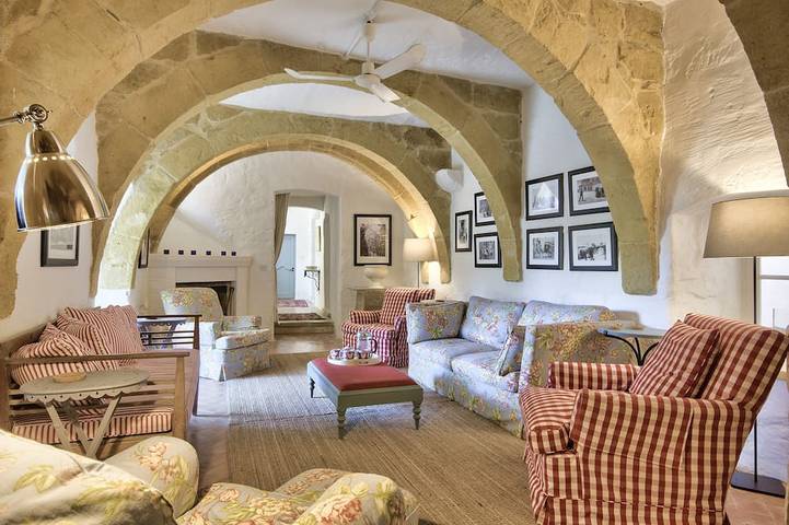 Luxuriöses Bauernhaus aus dem 18. Jahrhundert inmitten eines weitläufigen Gartens in Kercem, Gozo