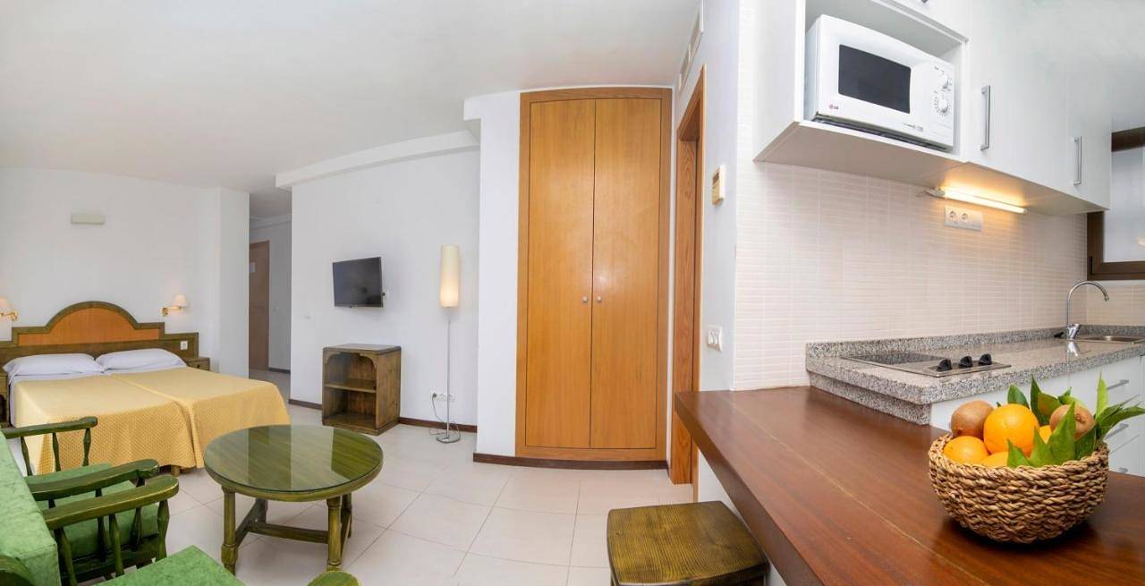 Geheel appartement, Apartamentos Bon Lloc in Playa de Santa Eulalia, Santa Eulària des Riu