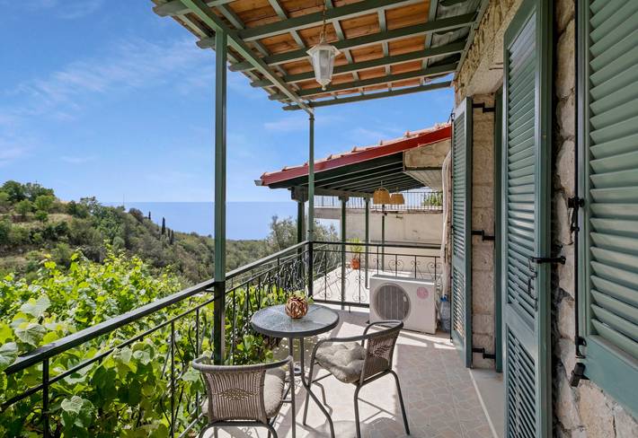 Entire studio, Studio Apartment 'With Sea View' with Sea View, Wi-Fi and Air Conditioning in Drymonas, Greece