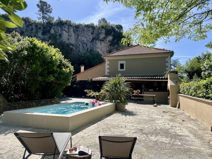 Gîte pour 10 personnes, avec piscine, animaux acceptés