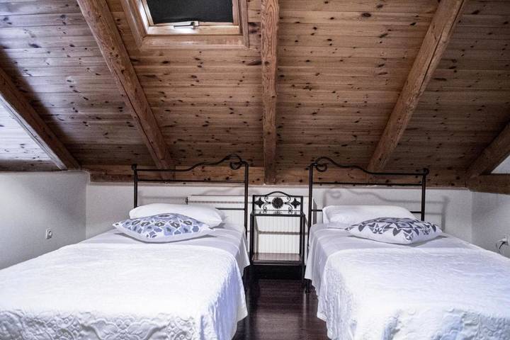 Villa pour 4 personnes, avec piscine ainsi que vue et jardin, adapté aux familles à Ithaque - 3