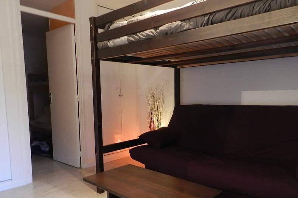 Apartamento entero, Apartamento para 8 personas a pie de pistas y comercios. in La Foux d'Allos, Allos