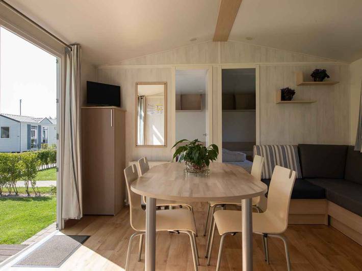 Ferienpark für 4 Personen, mit Terrasse und Kinderpool sowie Pool und Seeblick in Belgien - 4