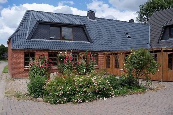 Ferienwohnung für 7 Personen, mit Terrasse und Garten, mit Haustier in Böklund