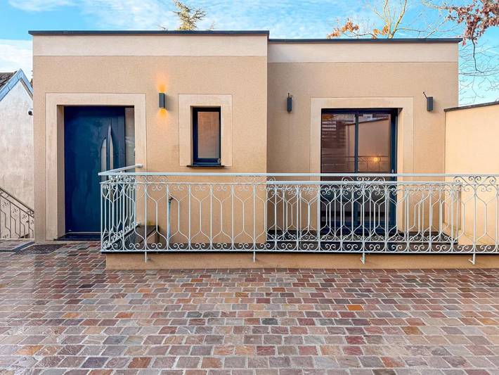 Location de vacances pour 4 personnes, avec vue et balcon à Saint-Rémy-lès-Chevreuse