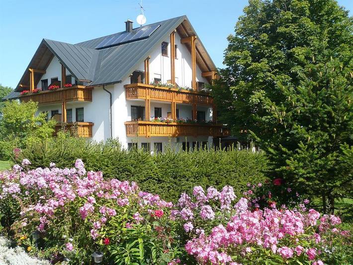 Hotel für 3 Personen, mit Balkon und Garten