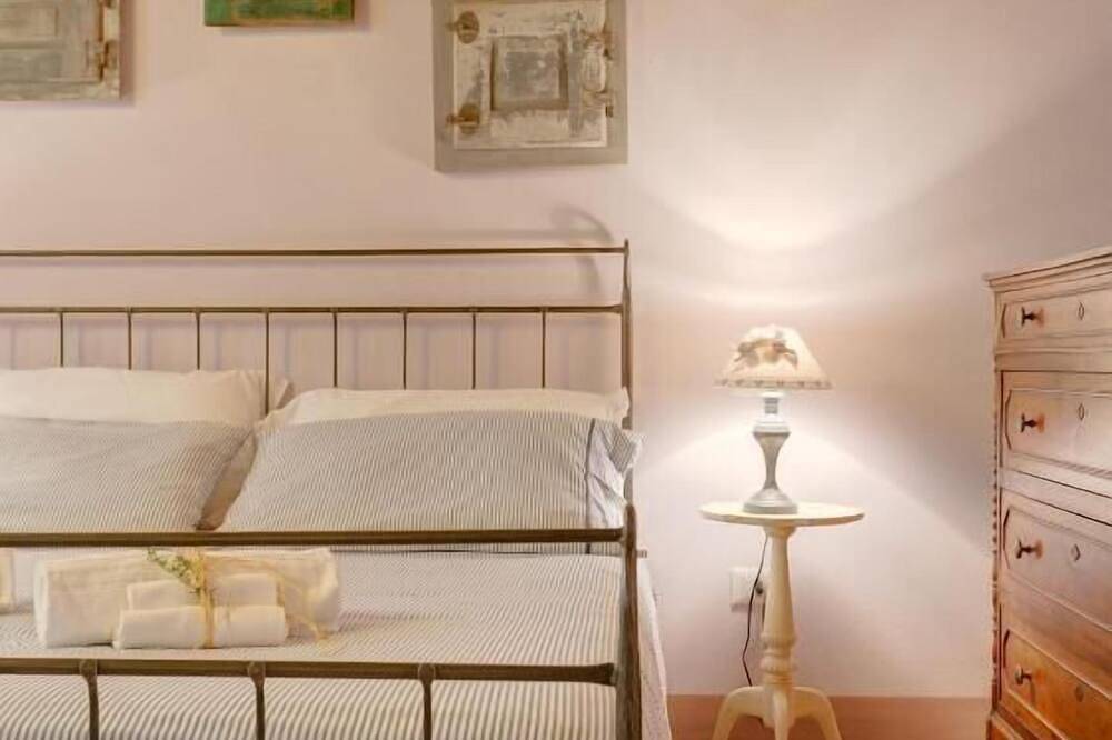Appartamento intero, Appartamento con 2 camere da letto e 2 bagni al piano terra in Terricciola, Pisa e dintorni