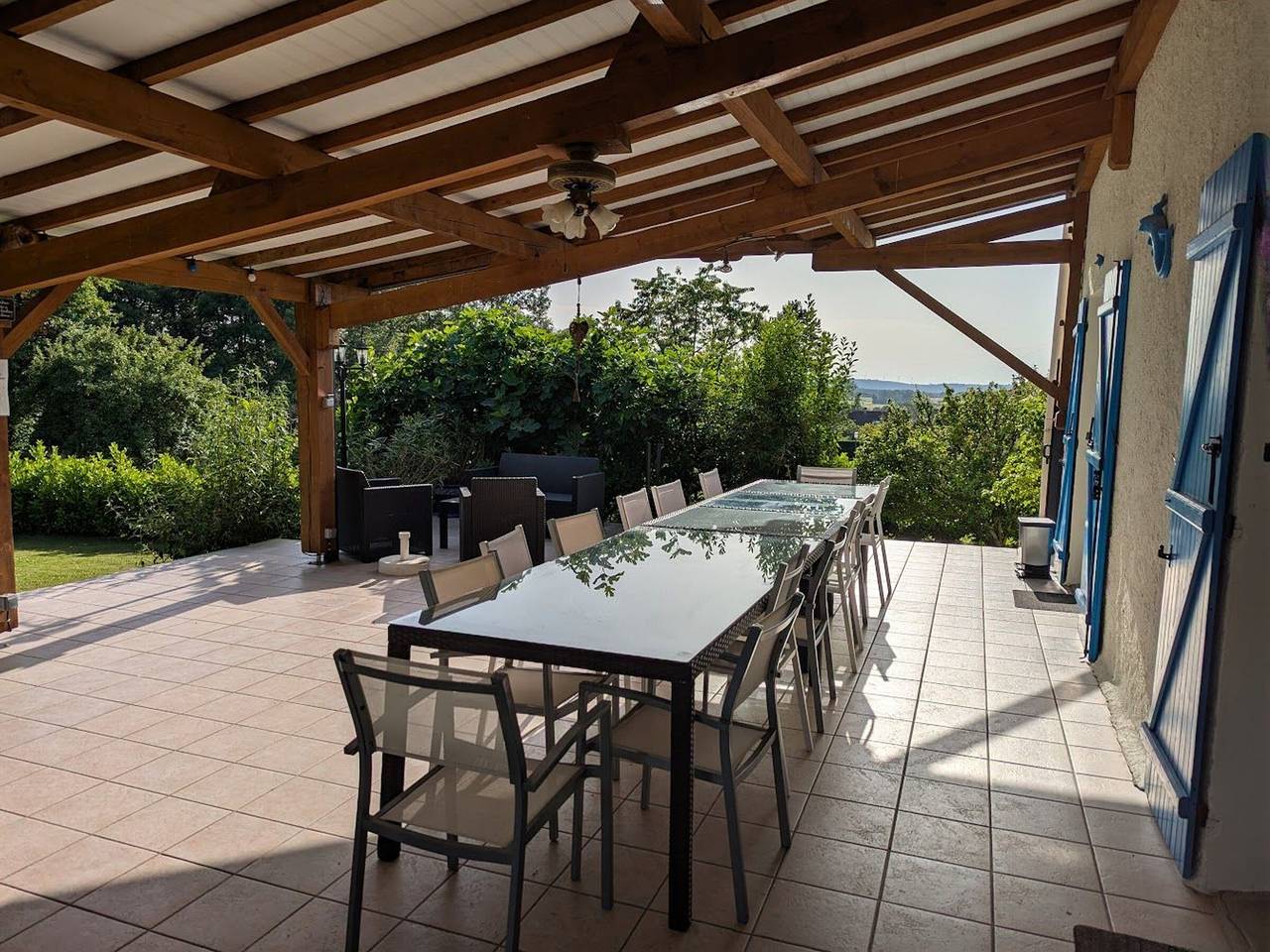 Maison spacieuse avec spa, ping-pong et baby-foot, idéale pour détente en famille in La Chapelle-aux-Bois, Région d'Épinal