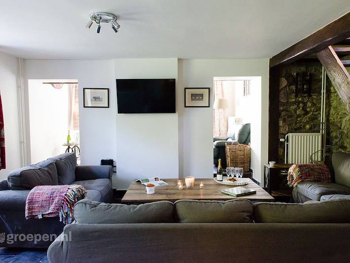 Location de vacances pour 14 personnes, avec terrasse et balcon/terrasse à Anhée - 2