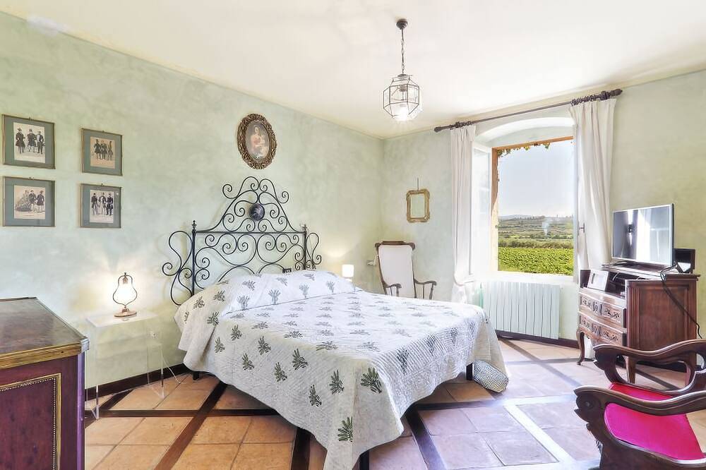 Villa I Broi - wonderful view and private pool in Cisano, Bardolino