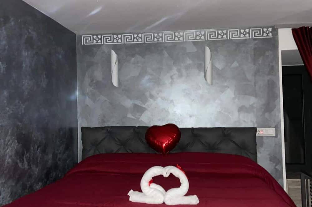 Apartamento entero, Apartamento 'Sweetlove' con vistas a la montaña, Wi-Fi y aire acondicionado in Terracina, Agro Pontino
