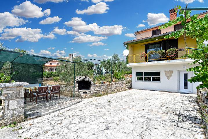 Strandhaus für 2 Personen, mit Balkon/Terrasse und Terrasse in Istrien