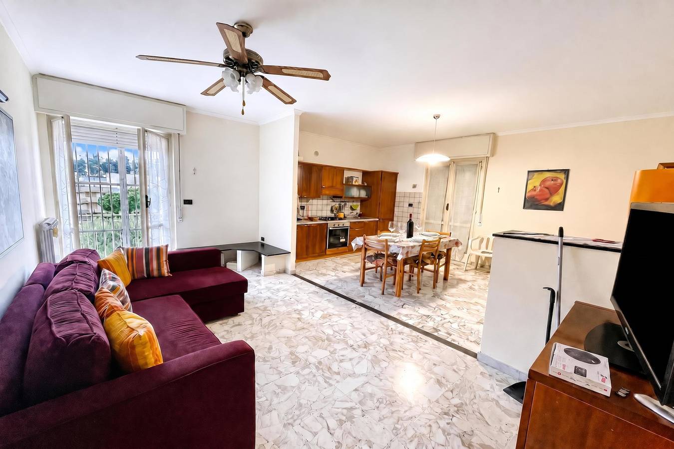 Ganze Wohnung, La Pietra sul Mare Apartment with Terrace in Pietra Ligure, Pietra Ligure Gemeinde
