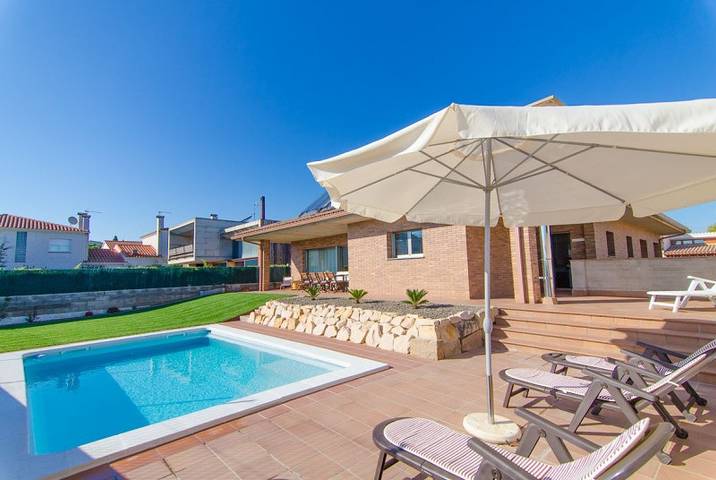 Casa de vacaciones para 8 personas, con Terraza y Jardín en Sils