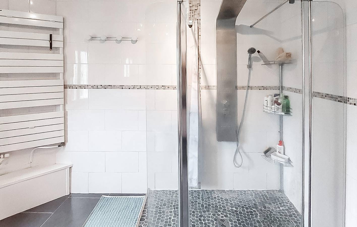 Appartement confortable de 120 m² avec jardin et Wi-Fi, à 900 m du centre-ville de Cambrai in Cambrai, Département Nord