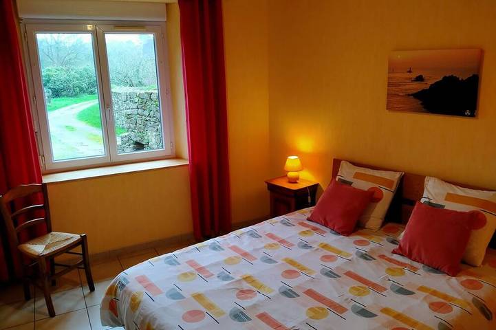 Gîte pour 4 personnes, avec jardin à Goulien - 2