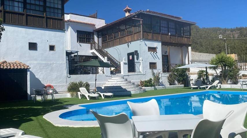 Hotel para 2 personas, con terraza y jardín - 1