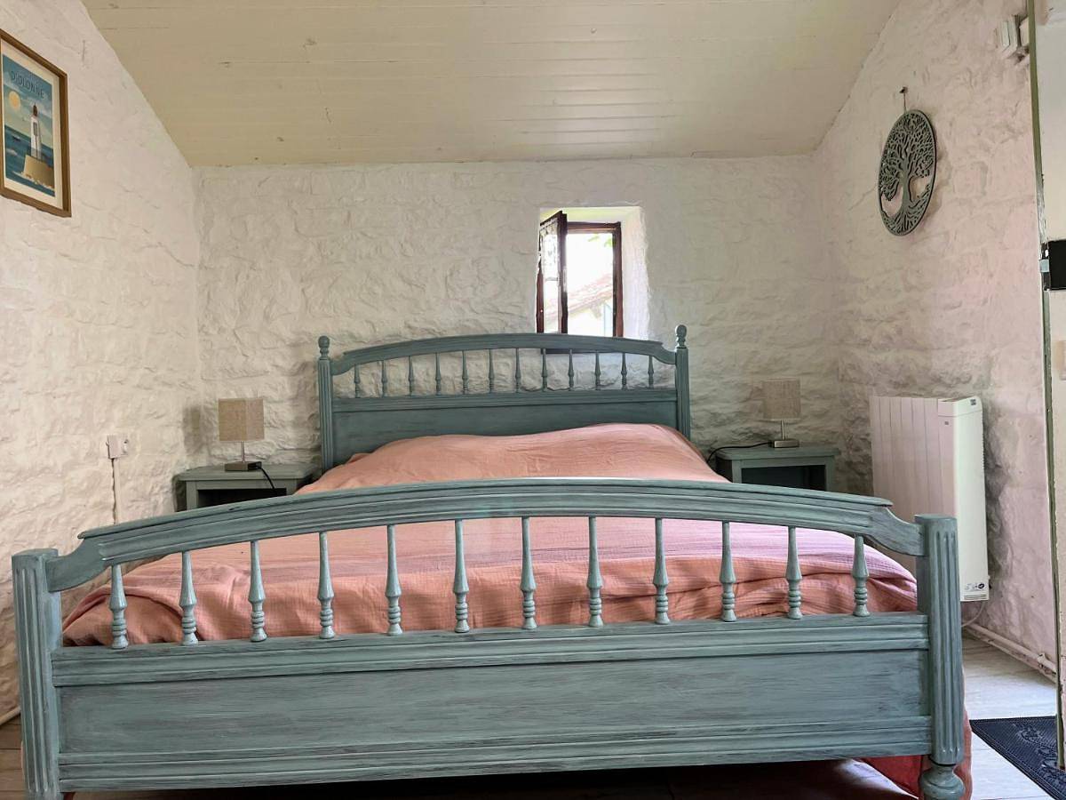 Maisonnette de charme indépendante avec jardin in Nanteuil-en-Vallée, Charente