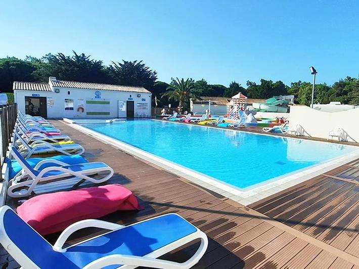 Camping pour 4 personnes, avec bassin pour enfant et sauna à Le Bois-Plage-en-Ré - 3