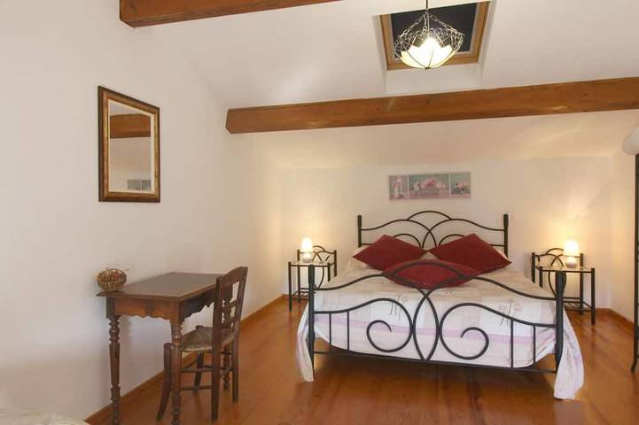 Location de vacances pour 5 personnes, avec jardin à Saint-Christophe-des-Bardes - 2