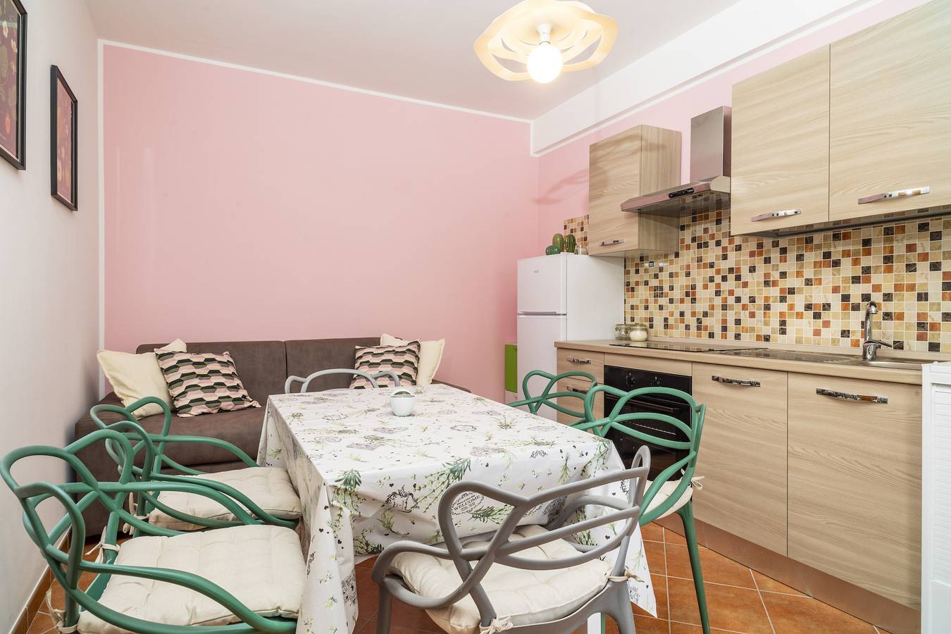 Appartamento intero, Appartamento 'S Gerardo House' con vista sulle montagne, Wi-Fi e aria condizionata in Piedimonte Etneo, Etna