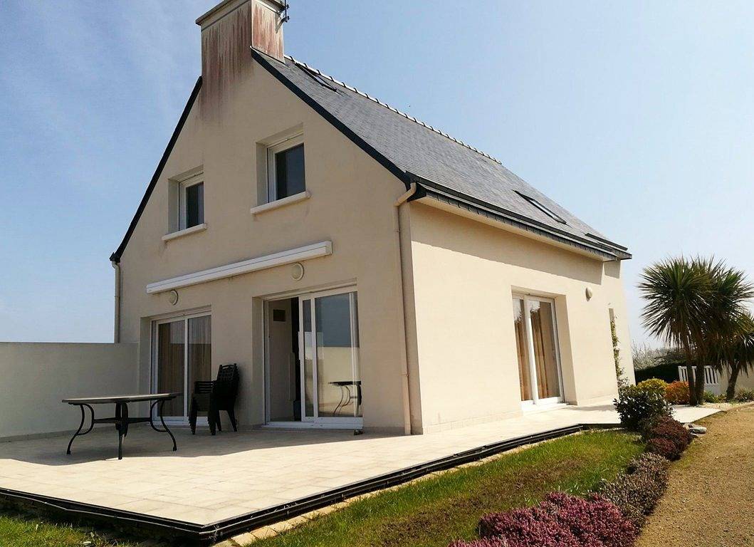 657 -Maison paisible avec terrasse et superbe vue mer – Proche des commodités in Erquy, Côte d’Émeraude