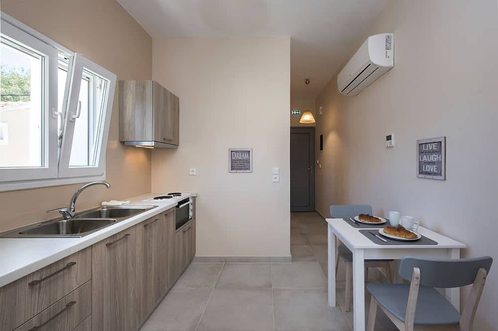 Close to the beach, spacious one-bedroom apartment with sea views., foto 14