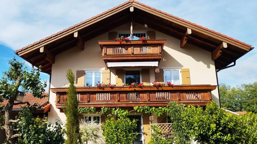 Ferienwohnung für 3 Personen, mit Seeblick und Balkon, kinderfreundlich am Waginger See