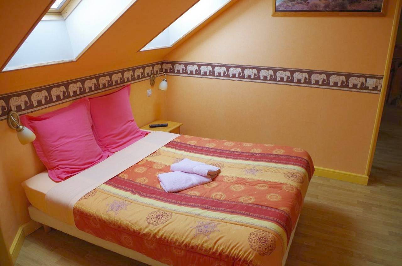 Standard Double Room with Shared Toilet in Mailly-Maillet, Région d'Amiens