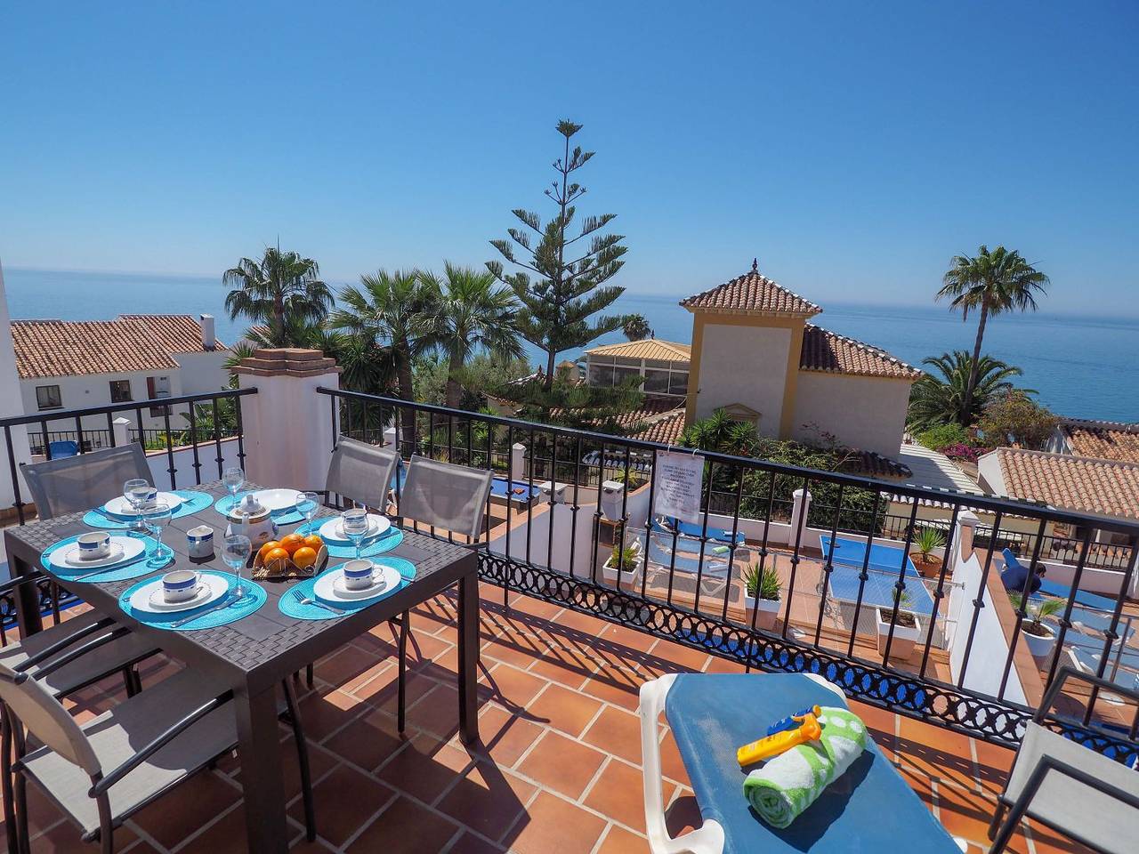 Nerja Paradise Rentals - Villa Azalea in Playa de Burriana, Nerja