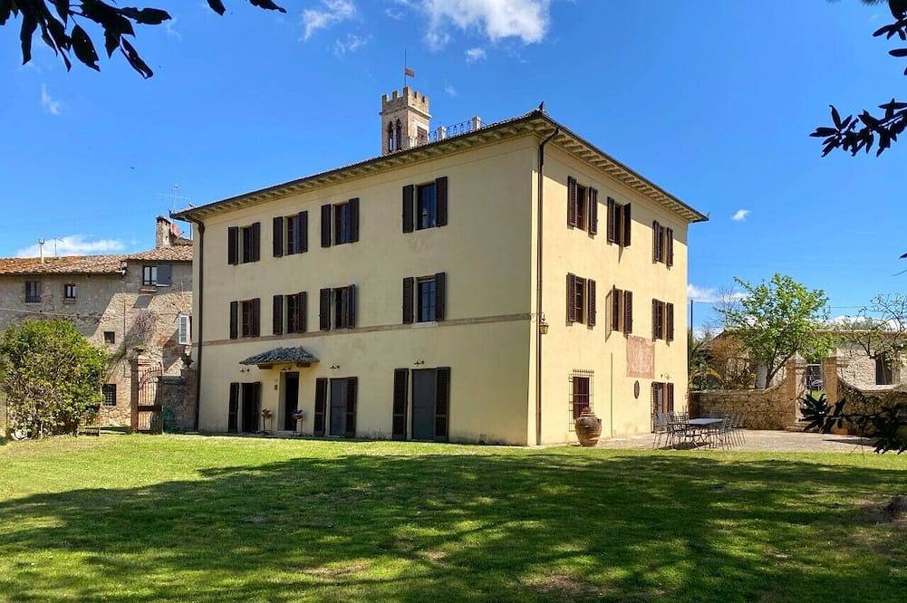 Idyllic Countryside Retreat with Rustic Elegance in Monteriggioni, Province de Sienne