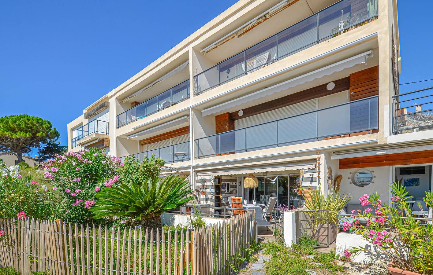 Appartement de vacances entier, Appartement vue mer avec Wifi, AC, Parking et Terrasse - 800m de la plage in La Ciotat, Région de Marseille