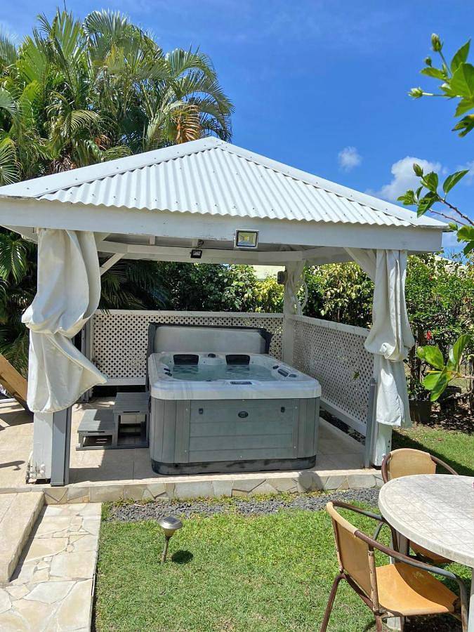 Location de vacances pour 4 personnes, avec jardin ainsi que vue et piscine dans Port-Louis (Guadeloupe) - 4