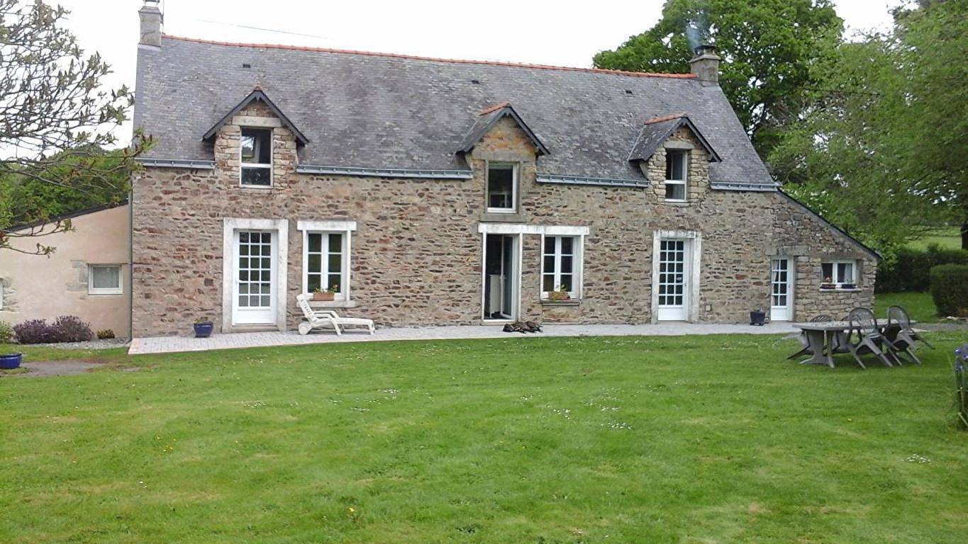 Les Ecuries de Bel Air - Chambre Rose in Muzillac, Côte des Mégalithes