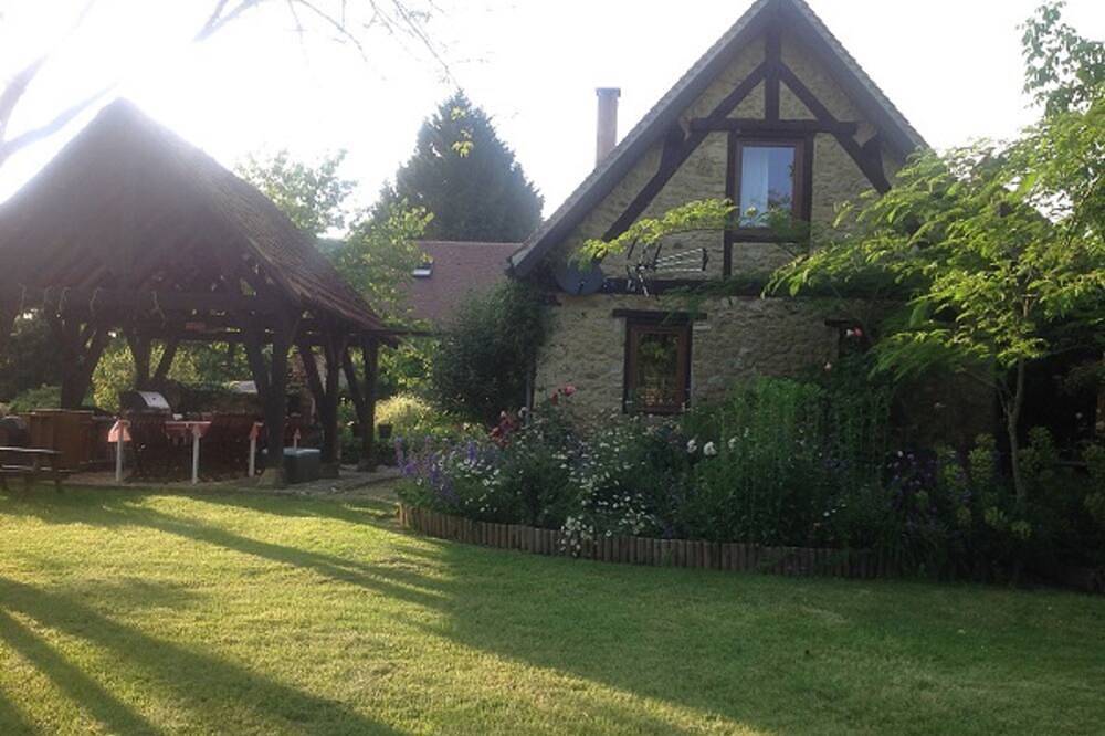 Gîte\"la Petite Grange\" maximum  4 personnes , gîte individuel de charme in Puybrun, Lot