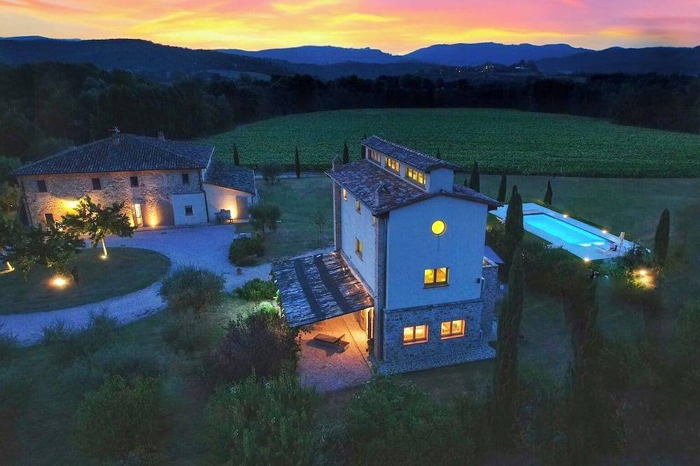 Tenuta in Pietra con Piscina | tra Todi e Perugia in Marsciano, Perugia e dintorni
