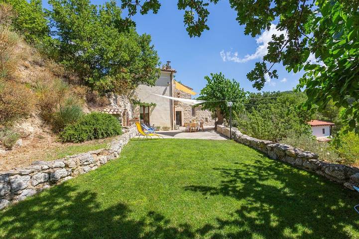 Gîte pour 6 personnes, avec jardin à Gessopalena