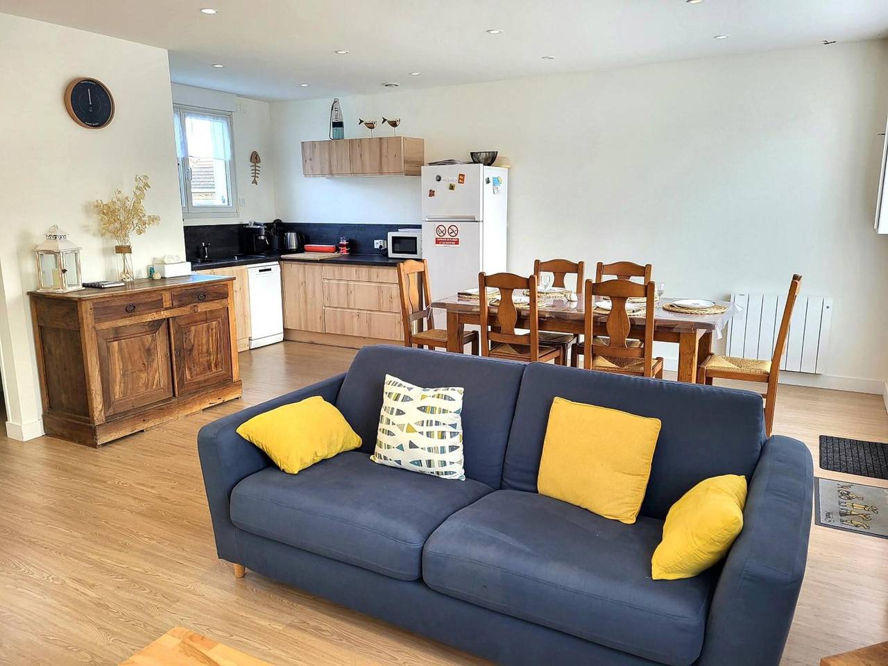 Casa Vacacional 'La Villa Kikifil, Bord De Mer' con Terraza Privada, Jardín y Wi-Fi in Saint-Germain-sur-Ay, Coutances y alrededores