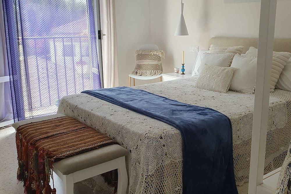 Entire apartment, Perfect Hideaway Home In The Forest in El Bosque, White Villages