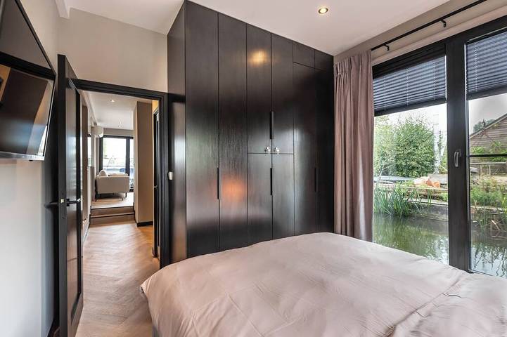 Luxury Watervilla Near Amsterdam and Schiphol in Aalsmeer, Nordholland
