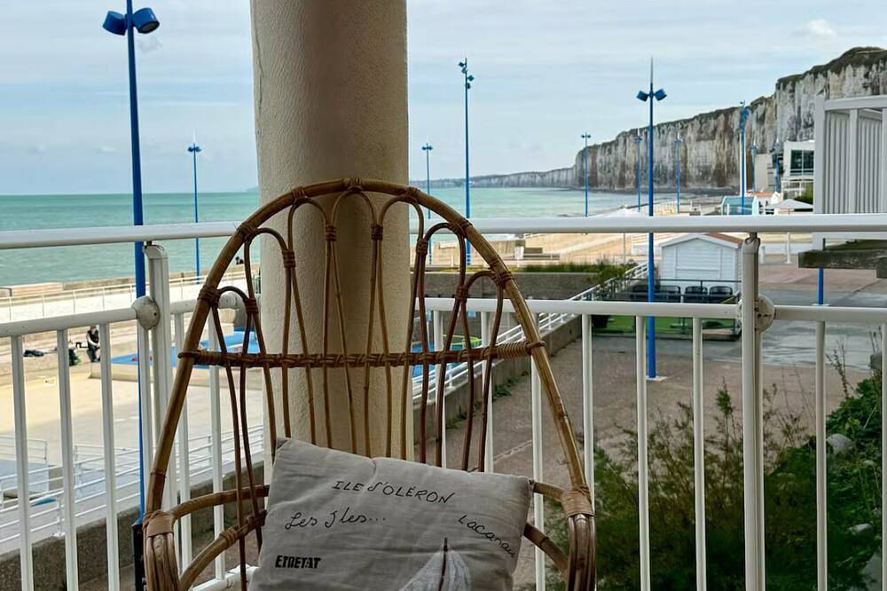 Entire apartment, The lighthouse facing the sea in Côte d'Albâtre