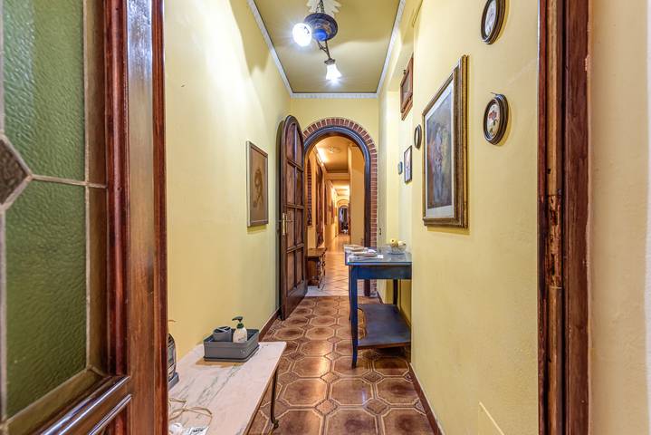 Entire apartment, Room 'Matroniale 3' with Wi-Fi and Air Conditioning in Florence city center, Florence
