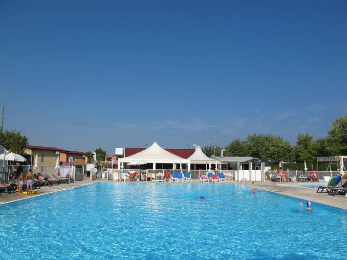 Casa de vacaciones para 6 personas, con terraza además de piscina para niños y jardín, Se admiten mascotas - 1