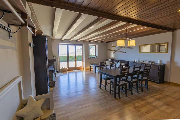 Gîte pour 8 personnes, avec balcon à Estavar - 2