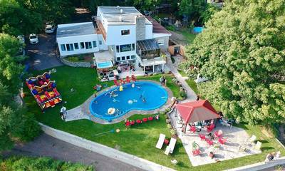 Villa for 39 Guests in Saint-Laurent-de-l'Île-d'Orléans, Quebec, Picture 2